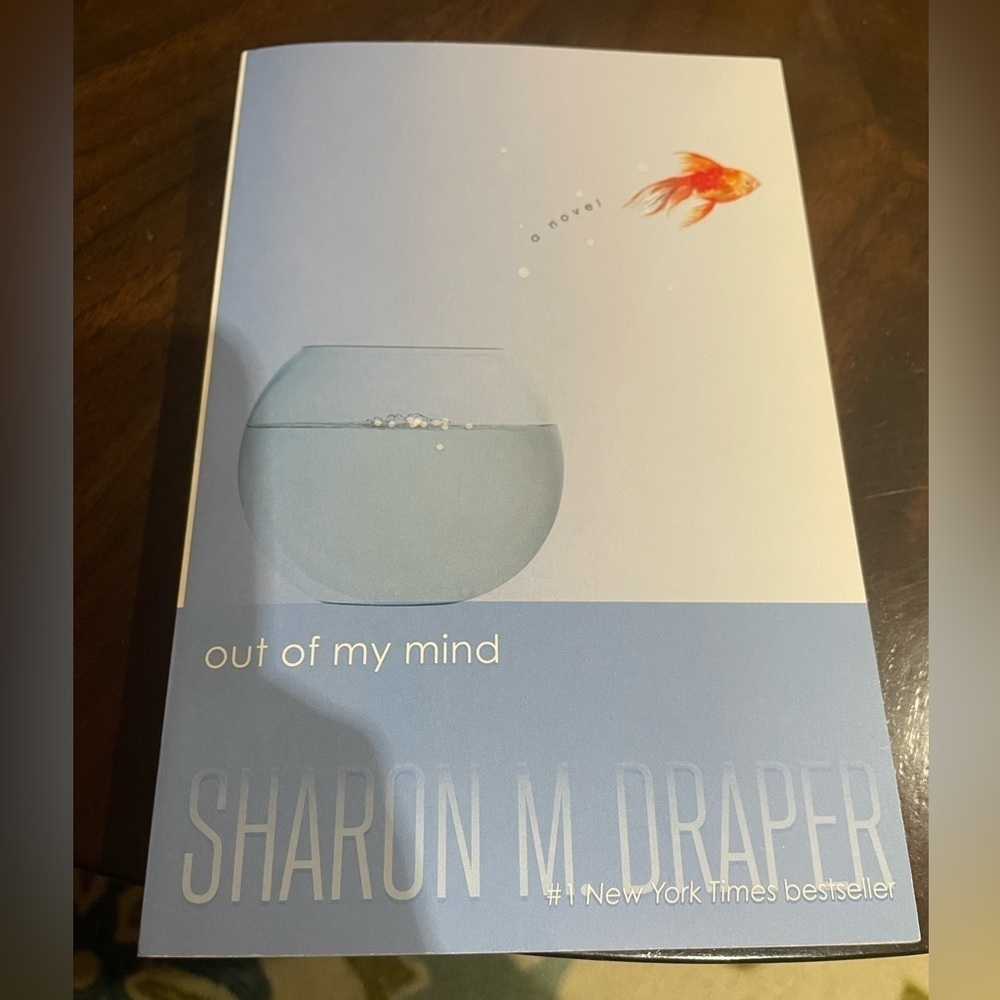 Out of my mind by Sharon M Draper, paperback